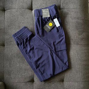 GapFit Runaround Joggers NWT Navy